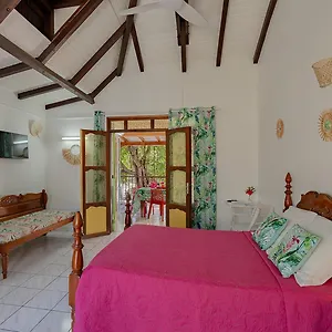 Village Honoré Lodge